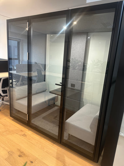 B.Quiet 2-4 Person Acoustic Meeting Pod